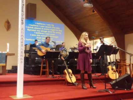 Nicole Carlson leads closing song with Chuch Kangas (guitar), Tony Molieri (Bass), Jeff Henrickson (Keyboard), Nick Molieiri (Dums)   