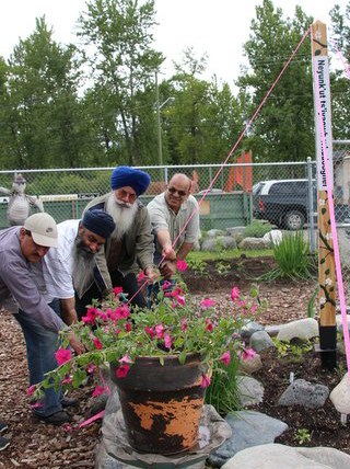 First-Nations-and-Punjabi-people--Peace-Pole-Quesnel-British-Columbia-CANADA_03