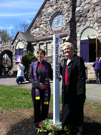 PEACE-POLE-AT-STONY-POINT-PRESBYTERIAN-CHURCH-Stony-Point,-NY-USA_02