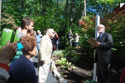 Peace-Pole-rededication-ceremony-Bronx,-NY-USA-02