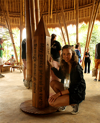 Peace-Pole_BALI-INDONESIA_02